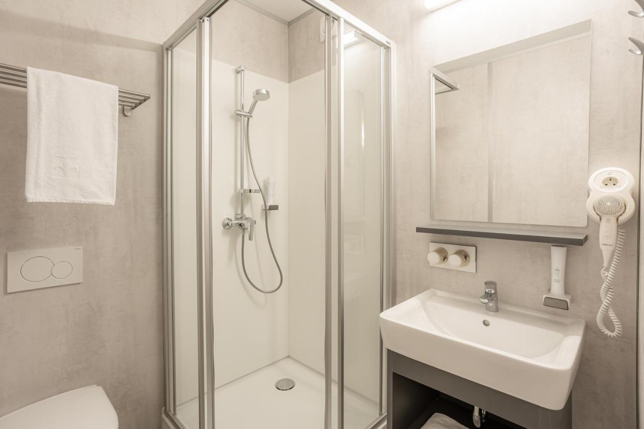 Fairsleep Avia Motel Gmuend Gmund  Bagian luar foto