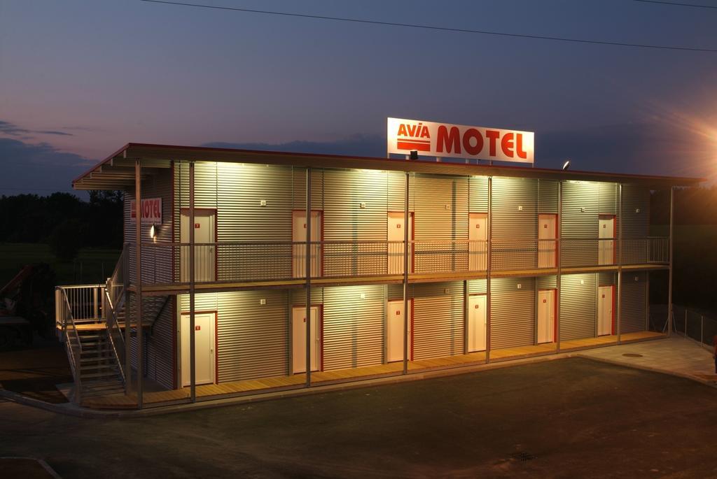 Fairsleep Avia Motel Gmuend Gmund  Bagian luar foto